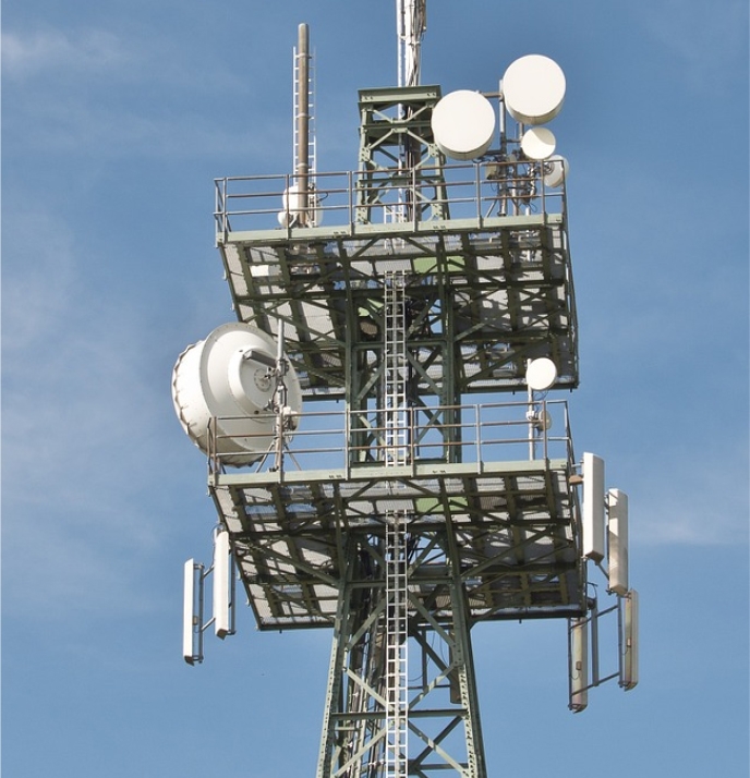 Torre de alta tensión para transporte de energía